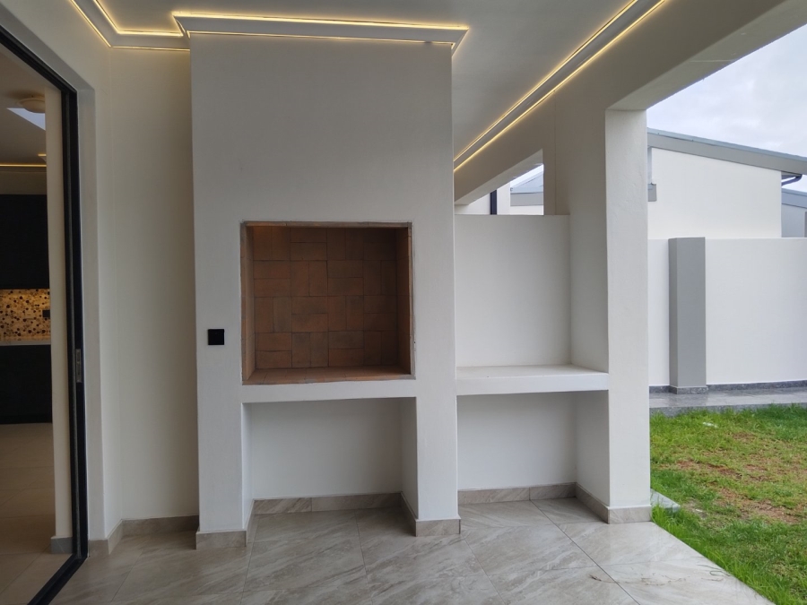 4 Bedroom Property for Sale in Sandown Western Cape